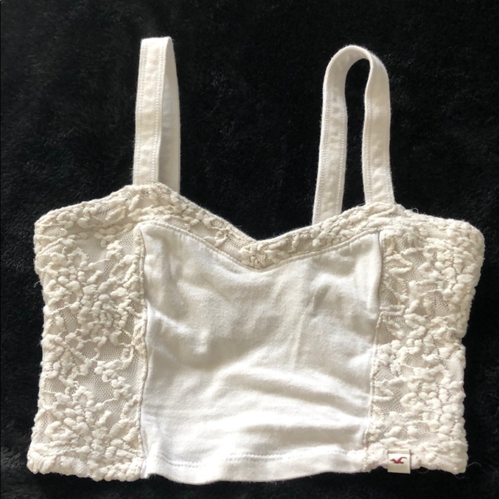 HOLLISTER LACEY CROP TOP